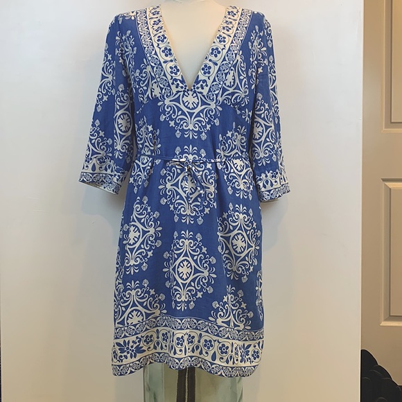 Ann Taylor V-Neck dress. Linen blend. Knee Length. Size 10 Blue and White - Picture 5 of 7